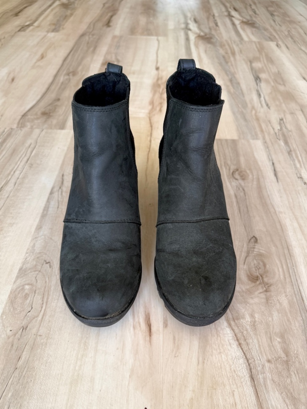 Sorel Joan of Arctic Black Suede Wedge Chelsea Boots - 9 - Lightly used - Picture 2 of 6